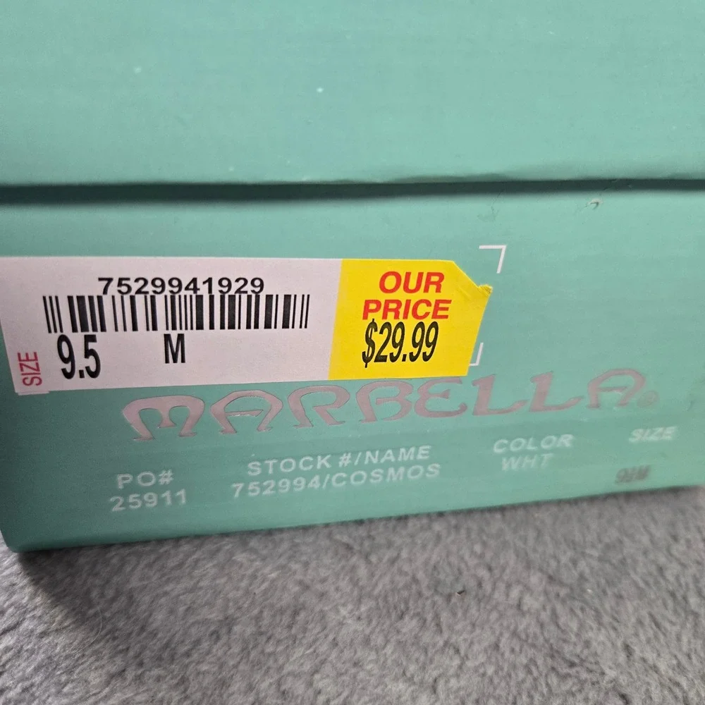 Marbella Cosmos Womens White Low Heel Pumps Pleated Toe Shoes Size 9.5 M